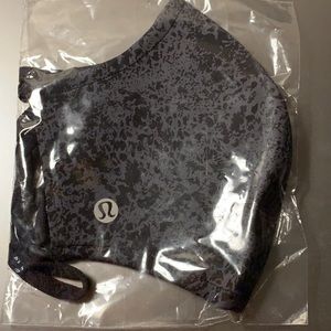 Lululemon mask